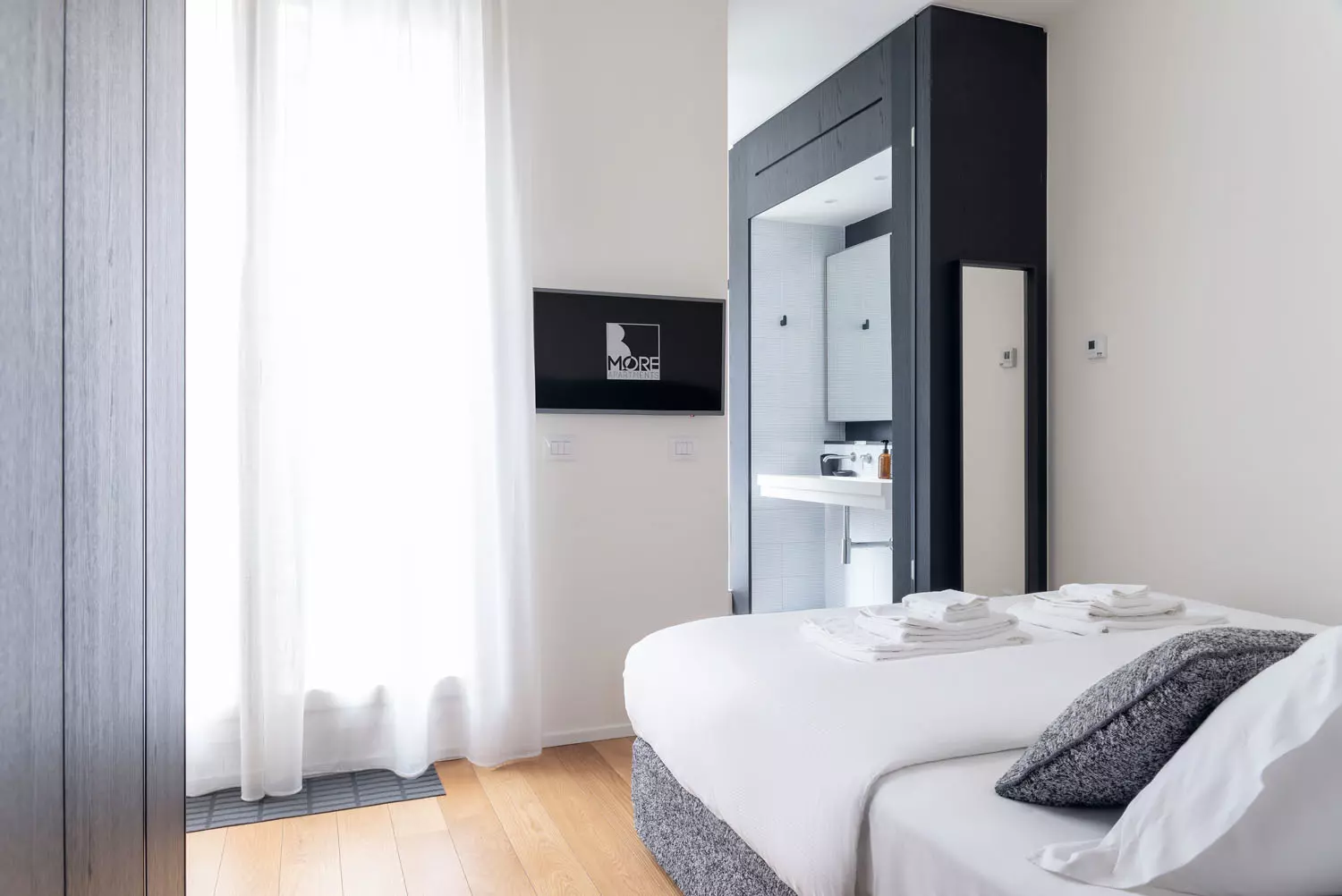 5.5 Luxury Bedroom